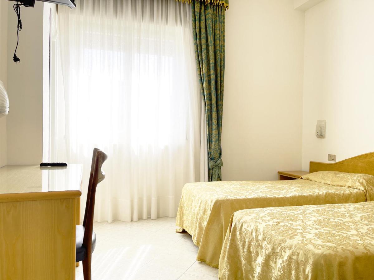 Reginella Hotel SantʼAgata sui Due Golfi