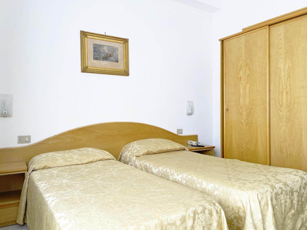 Reginella Hotel SantʼAgata sui Due Golfi
