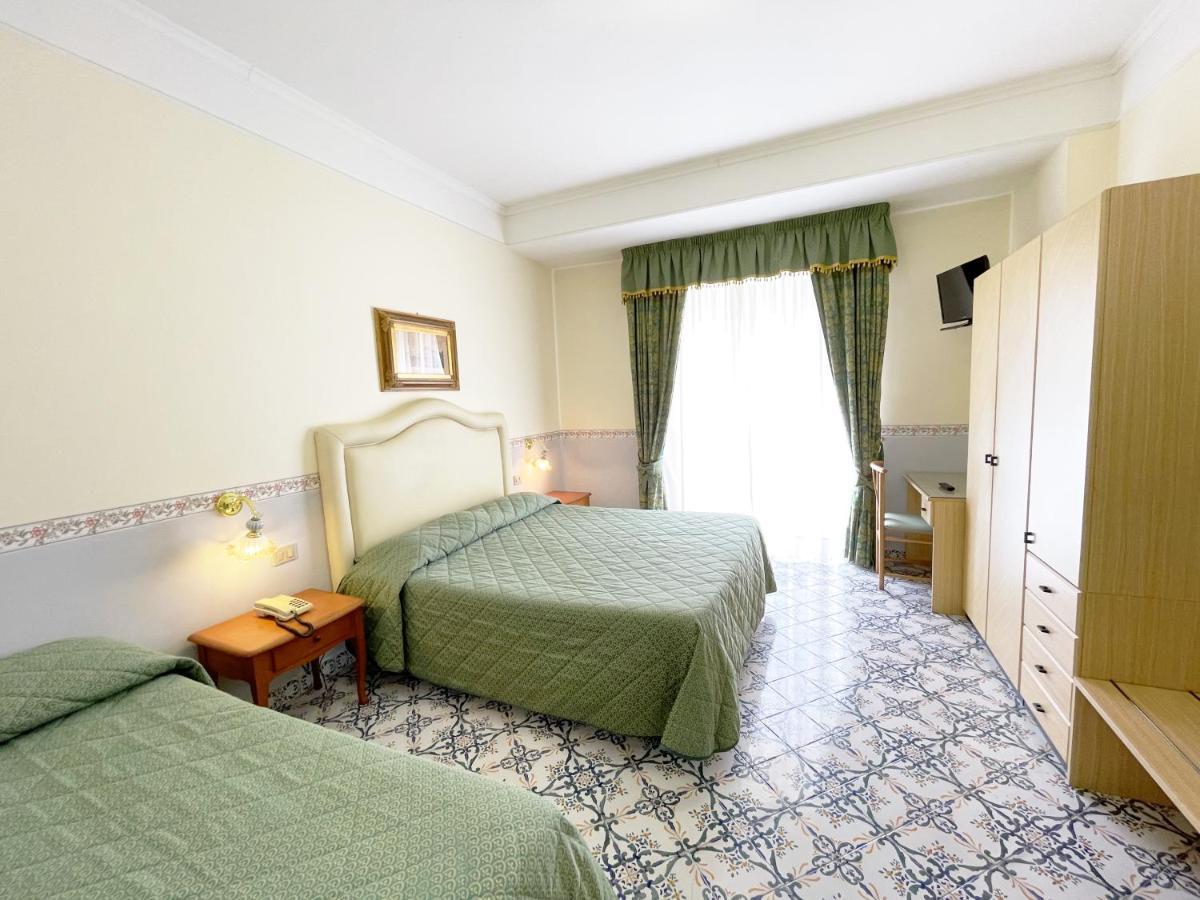 Hotel Reginella 3*