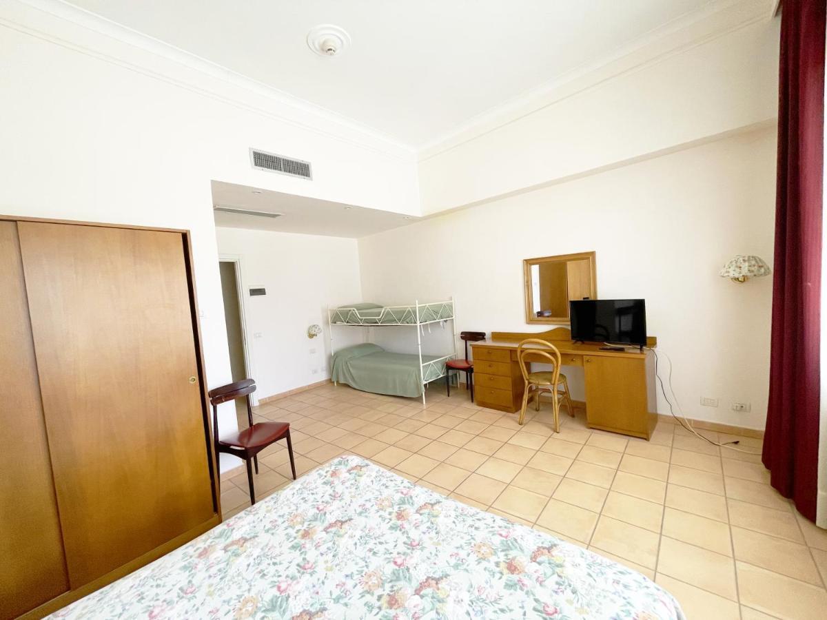 Hotel Reginella SantʼAgata sui Due Golfi